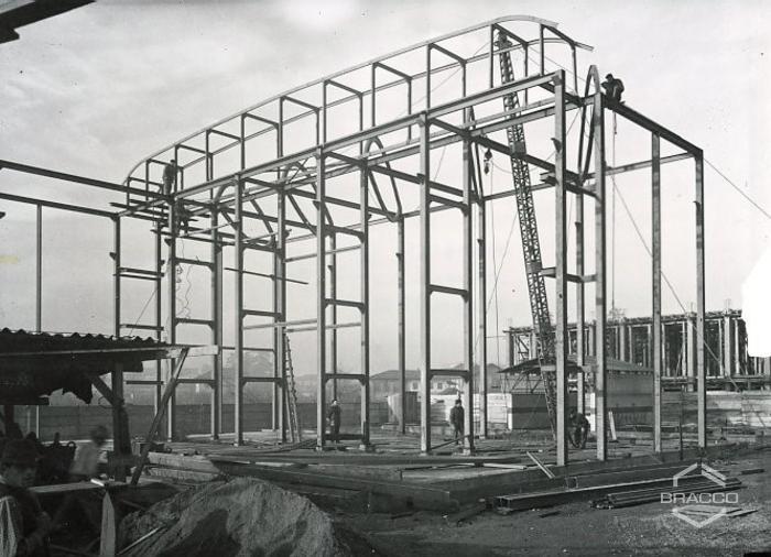 Costruzione edificio B4, struttura portante in acciaio, 1958-1959
