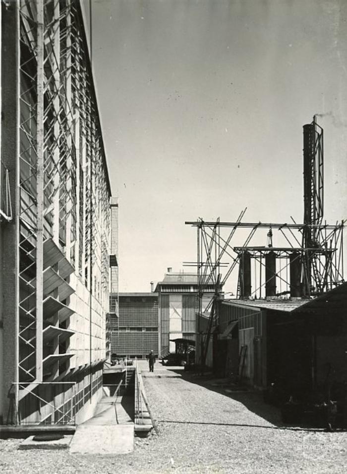 Edificio B5, produzione sintetici, anni '50