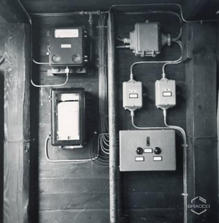Impianti e macchinari dell'edificio B5, produzione sintetici, anni '50