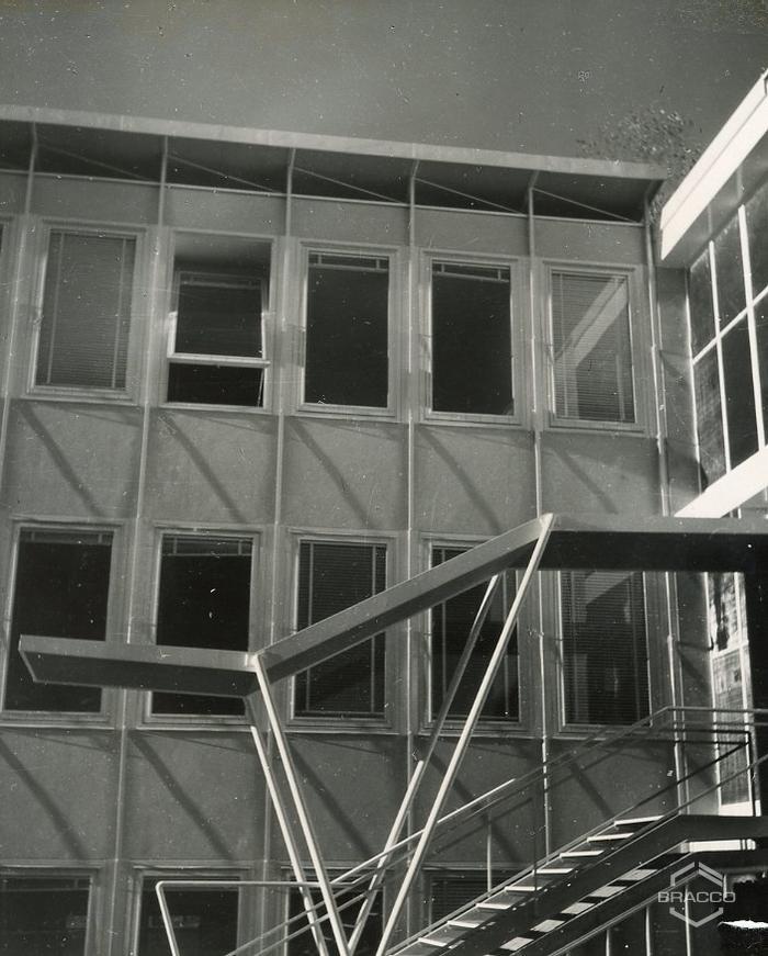 Particolare dell'edificio per uffici e laboratori, anni '60