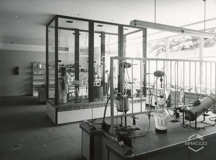 Laboratorio chimico-organico II, anni '60