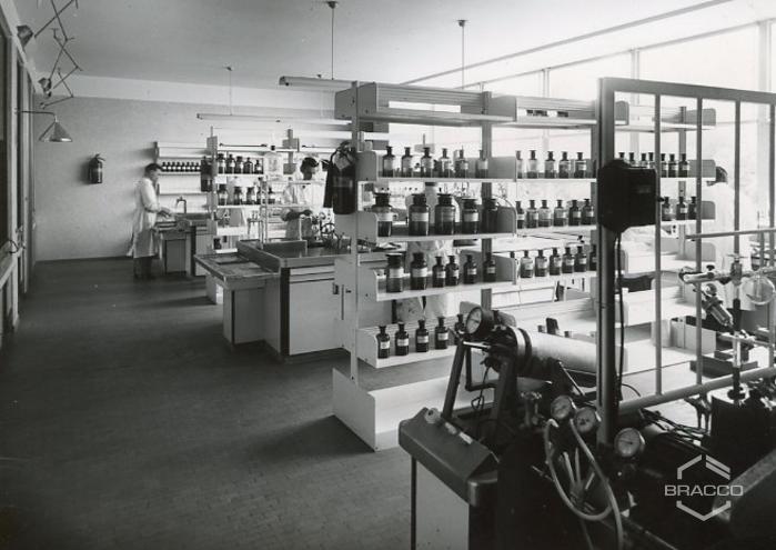 Laboratorio chimico-organico II, anni '60