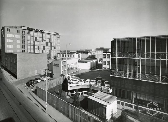 Ingresso stabilimento Bracco in via Folli, Lambrate, Milano, inizio anni '60