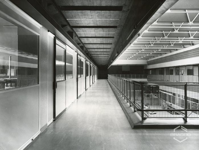 Piano superiore dell'edificio B16, produzione specialità medicinali, anni '60