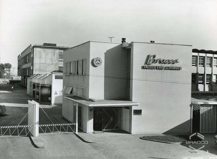Portineria d'ingresso stabilimento Bracco Industria Chimica, edificio B1, inizio anni '60