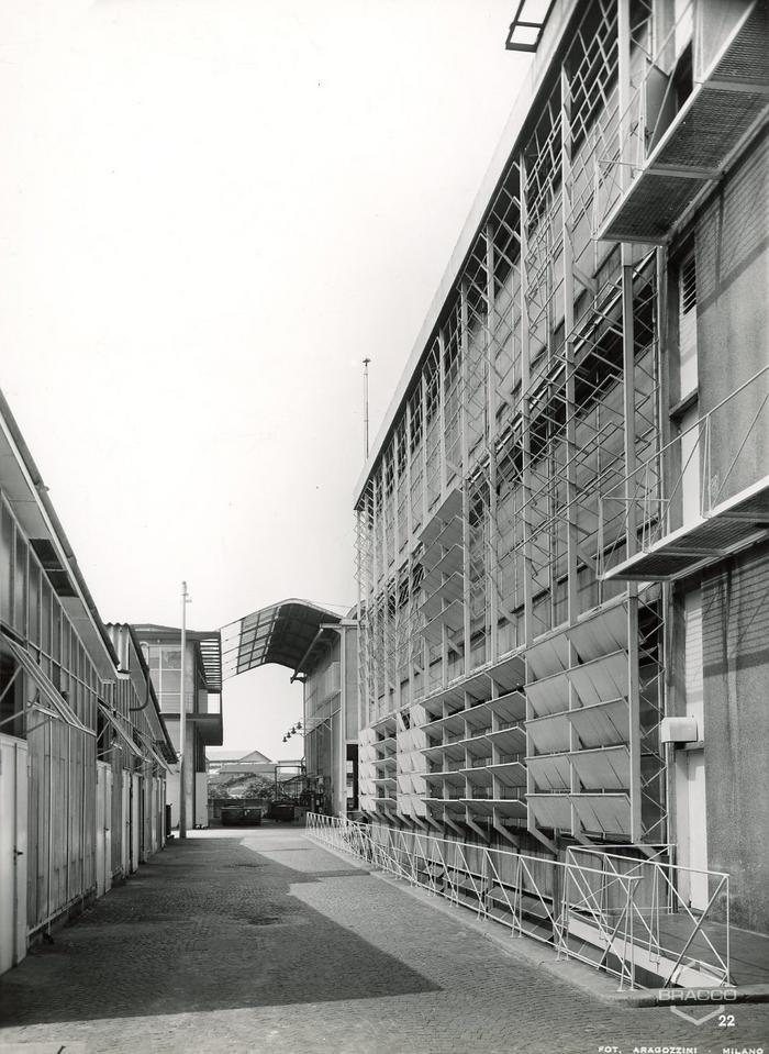 Particolari degli edifici di produzione sintetici e laboratori di ricerca, inizio anni '60