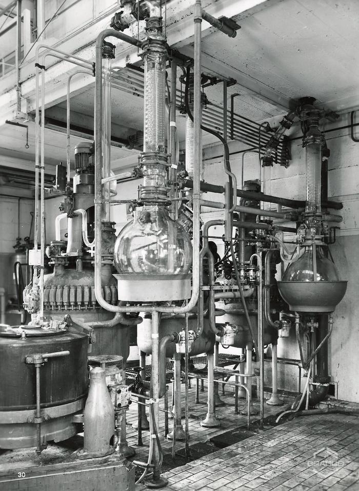 Impianto pilota per lavorazione con sostanze corrosive, inizio anni '60