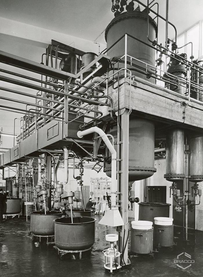 Lavorazione alcaloidi, inizio anni '60