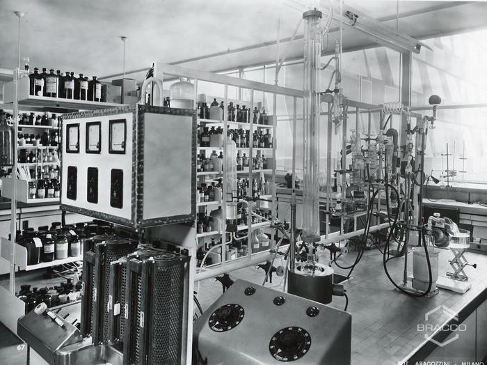 Laboratori di ricerca, distillazione alto vuoto, inizio anni '60