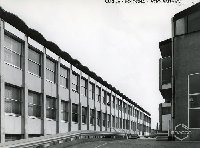 Vista laterale edificio B16, anni '60