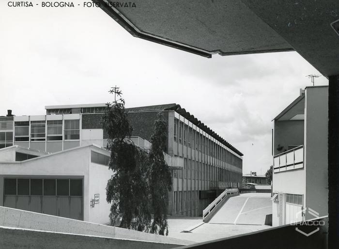 Visuale degli edifici B15 e B16, produzione e confezionamento specialità medicinali, anni '60